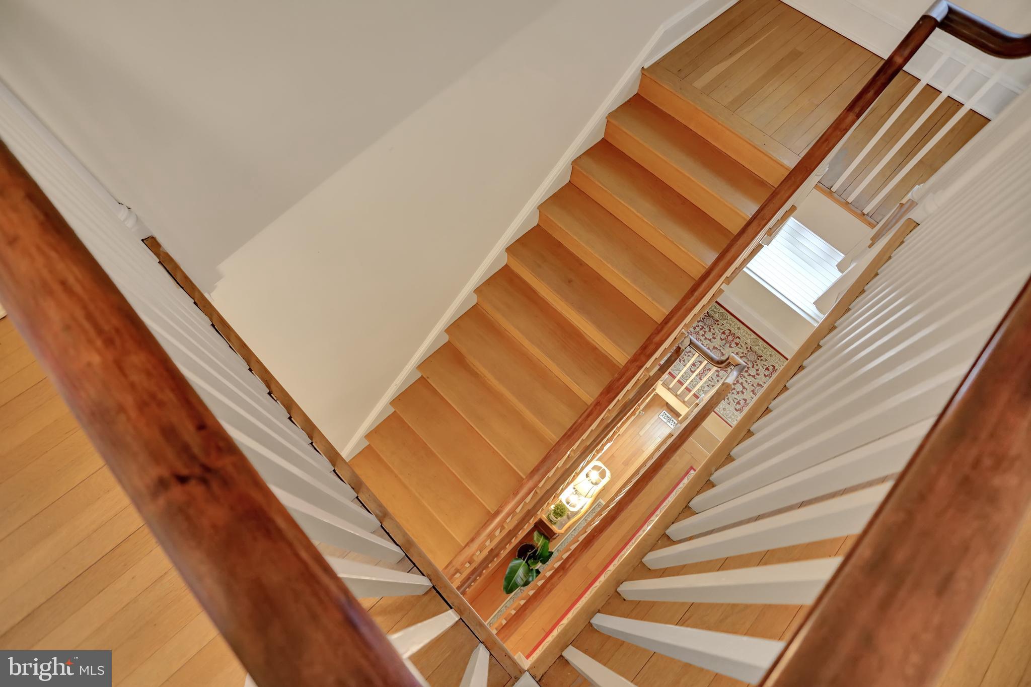 214 Northway Baltimore, MD 21218 - Photo 33 of 50 Staircase