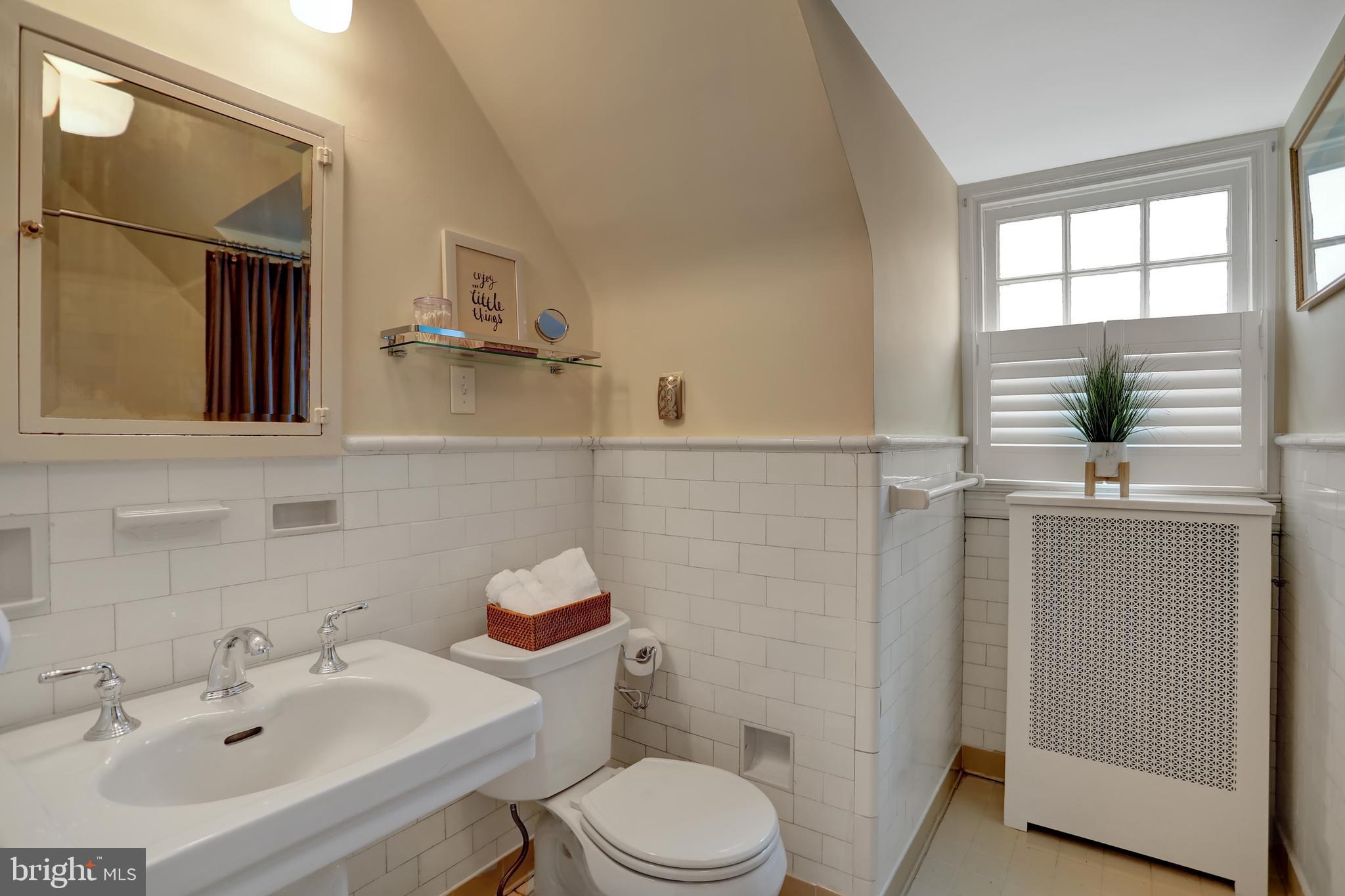 214 Northway Baltimore, MD 21218 - Photo 37 of 50 Third Floor Hall Bathroom