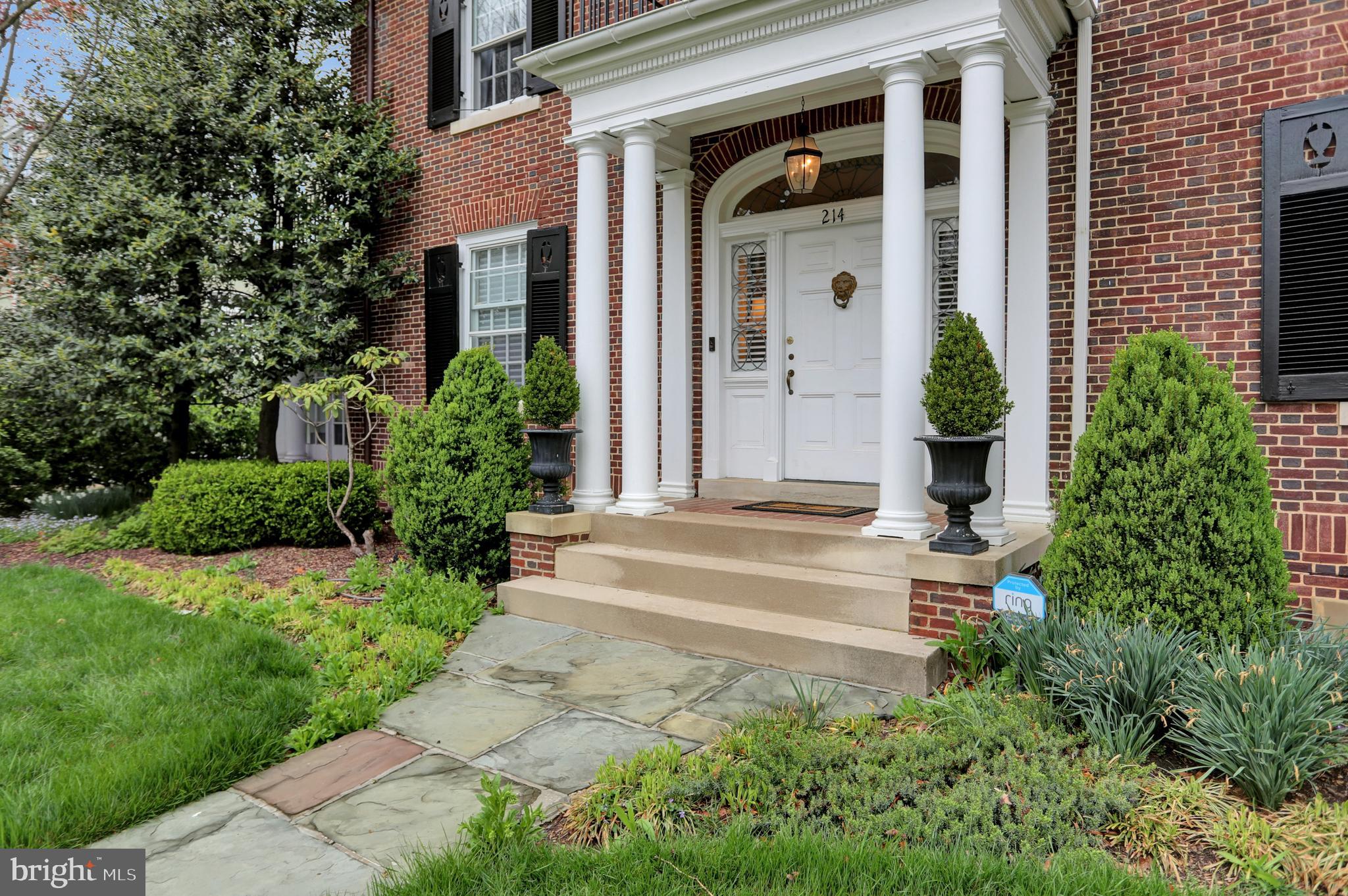 214 Northway Baltimore, MD 21218 - Photo 39 of 50 Angled View of Front Portico