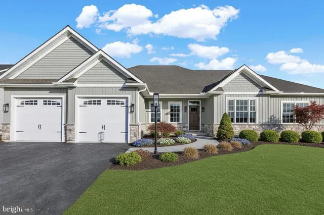 $484,900 | 4 Rolling Meadow Road, Lebanon, PA 17046