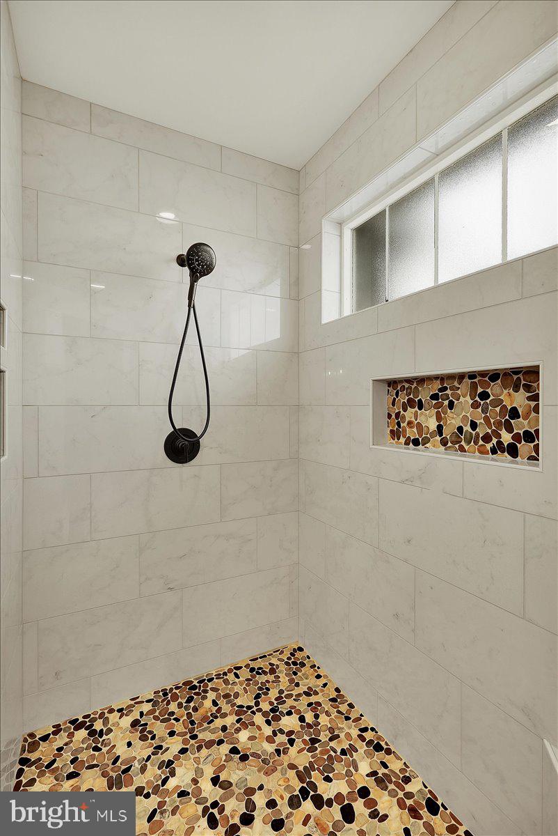 4 Rolling Meadow Road Lebanon, PA 17046 - Photo 24 of 37 a bathroom with a shower