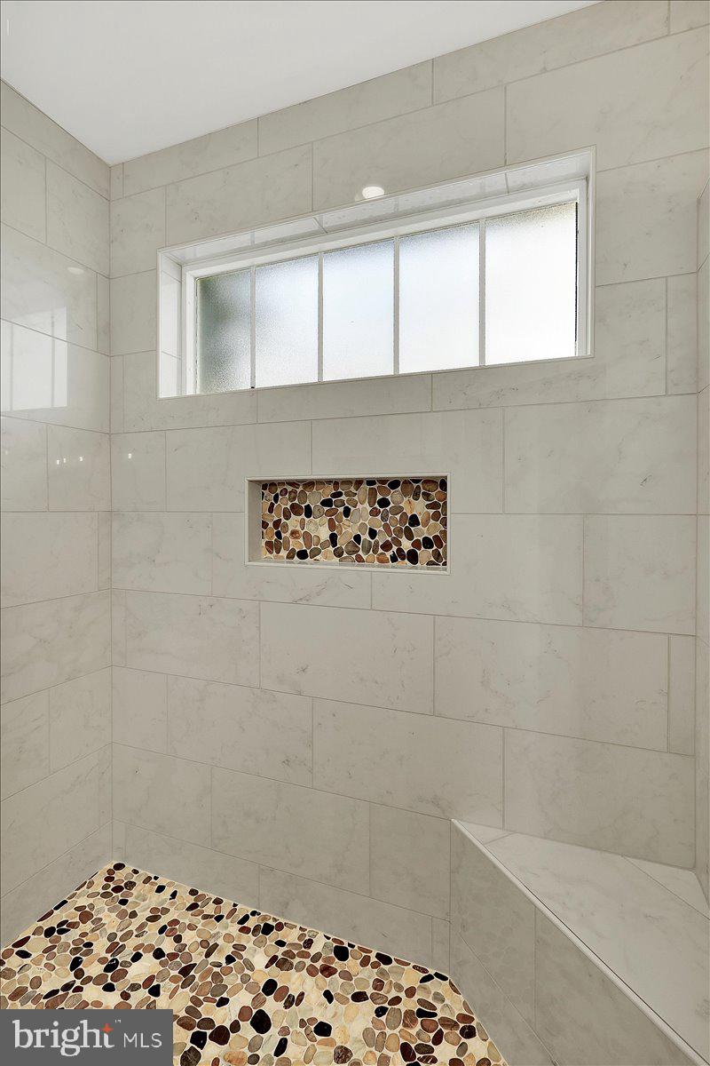 4 Rolling Meadow Road Lebanon, PA 17046 - Photo 26 of 37 a bathroom with a shower