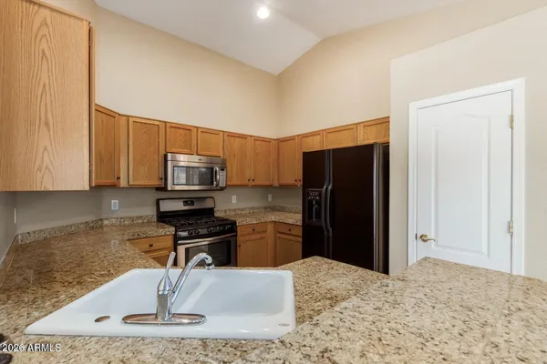 $2,100 | 8182 West Pontiac Drive, Peoria, AZ 85382