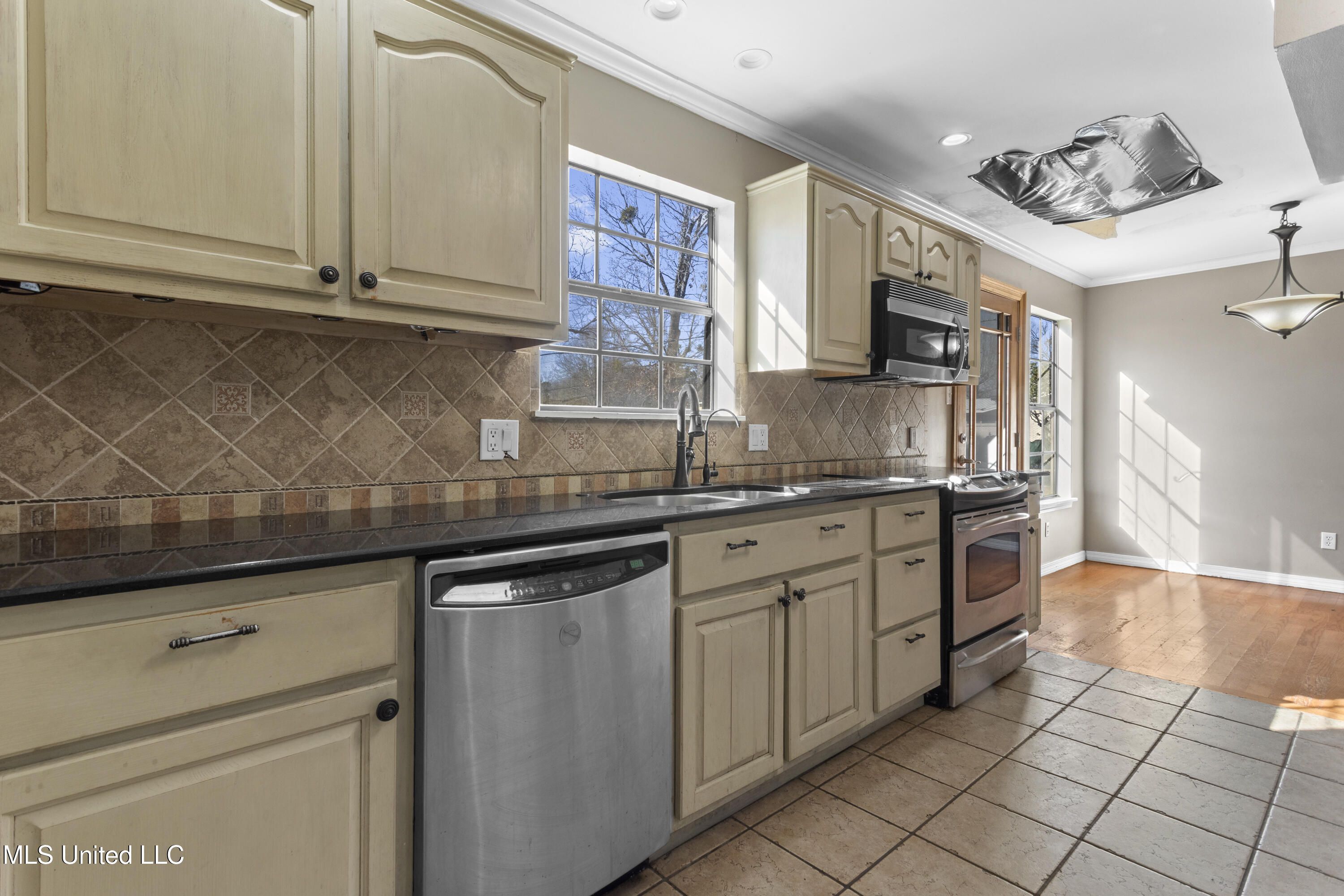 5109 Courthouse Road Gulfport, MS 39507 - Photo 7 of 23 0011