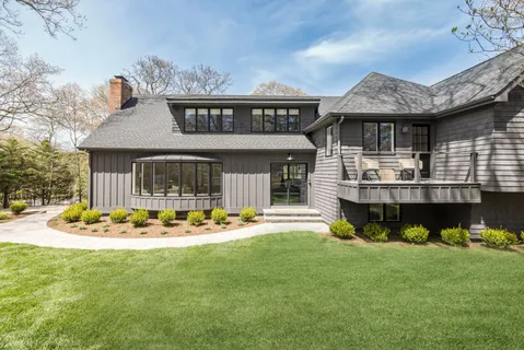 $3,395,000 | 25 White Oak Lane, Southampton, NY 11968
