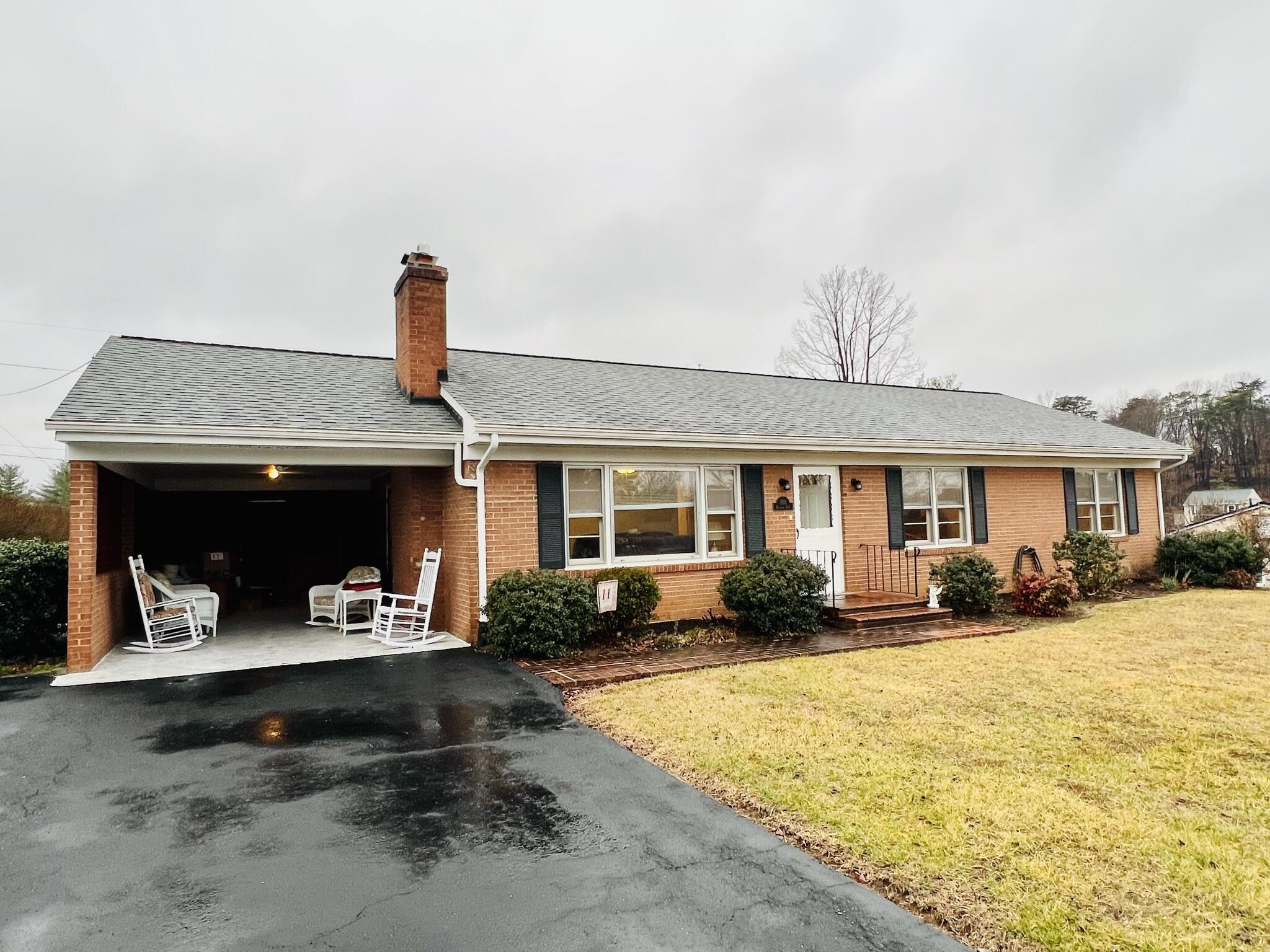 1931 Walmann Road Southwest Roanoke, VA 24018 - Photo 7 of 23 IMG_4207