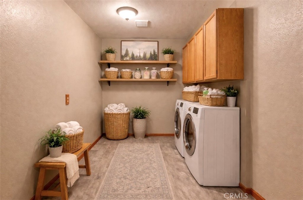 21645 Jobs Peak Road Cedarpines Park, CA 92322 - Photo 18 of 72 Laundry room staged by AI