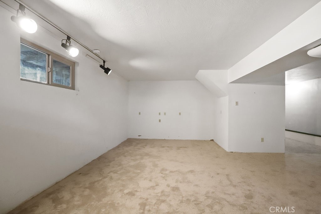 21645 Jobs Peak Road Cedarpines Park, CA 92322 - Photo 49 of 72