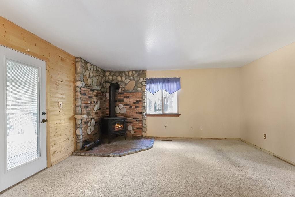 21645 Jobs Peak Road Cedarpines Park, CA 92322 - Photo 6 of 72 Living area main floor