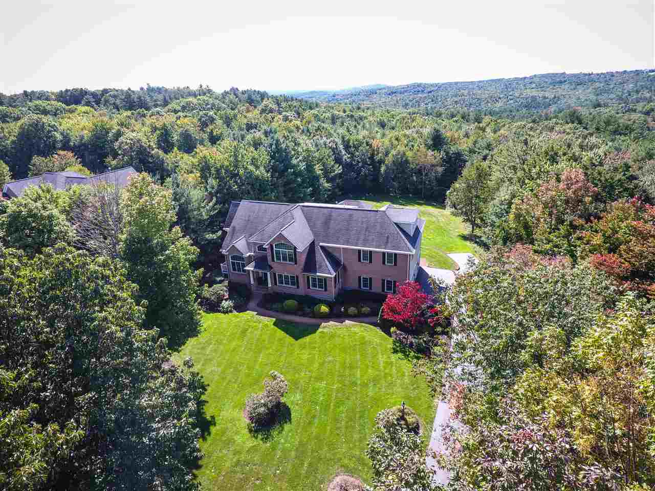88 King Road Bedford, NH 03110 - Photo 2 of 40