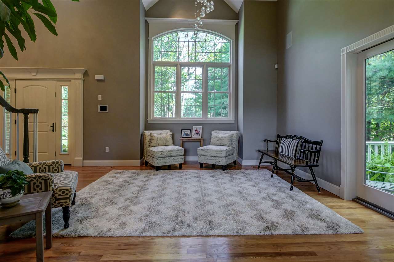 88 King Road Bedford, NH 03110 - Photo 4 of 40