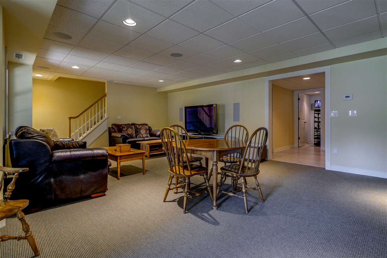 88 King Road Bedford, NH 03110 - Photo 31 of 40