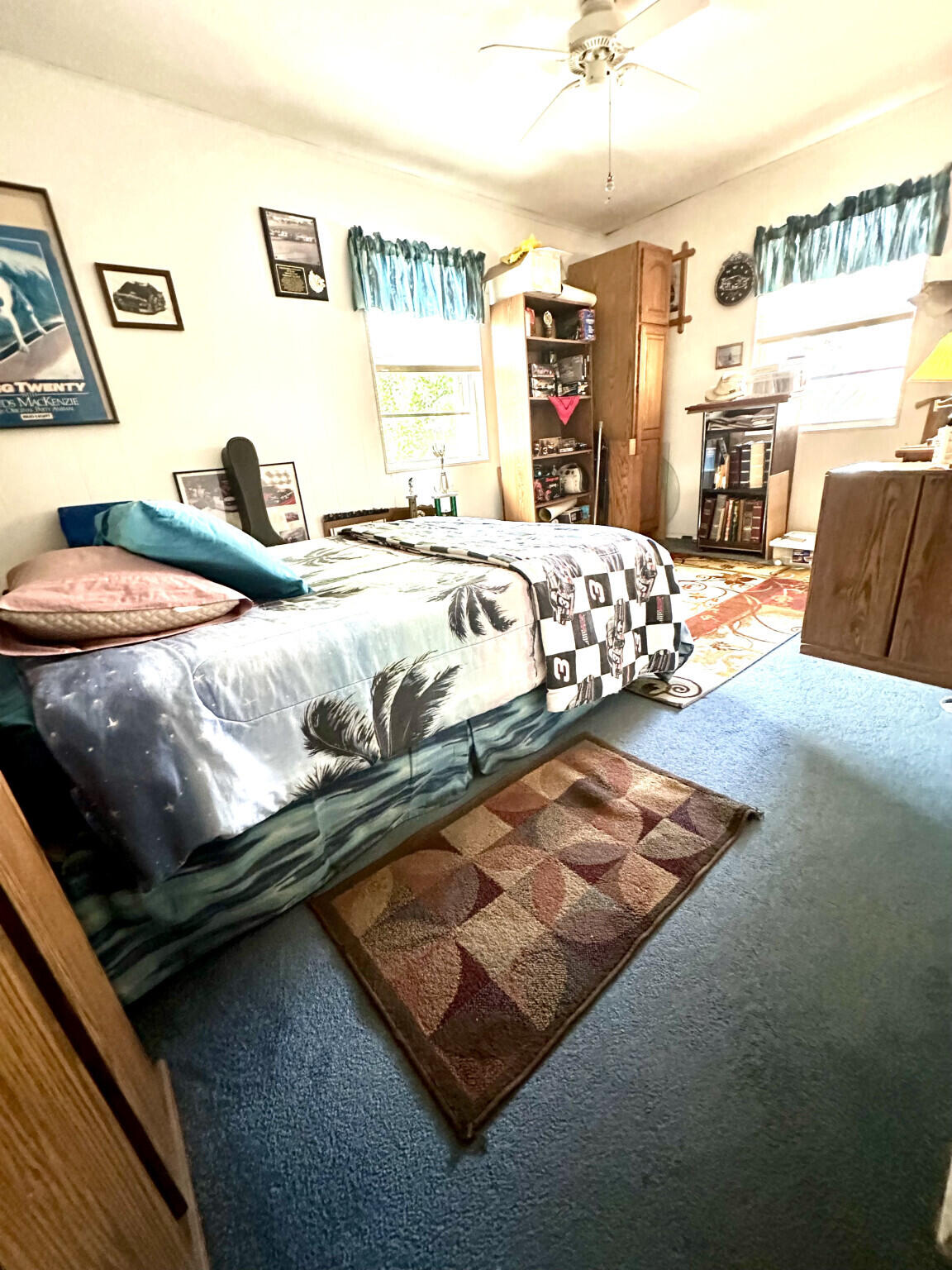 22 Stirrup Key Road Marathon, FL 33050 - Photo 8 of 15 a bedroom with a bed and a night stand