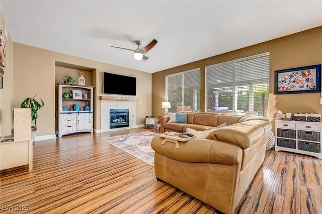 $739,000 | 215 Sawtelle Street, Henderson, NV 89074