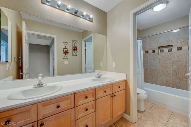 $739,000 | 215 Sawtelle Street, Henderson, NV 89074