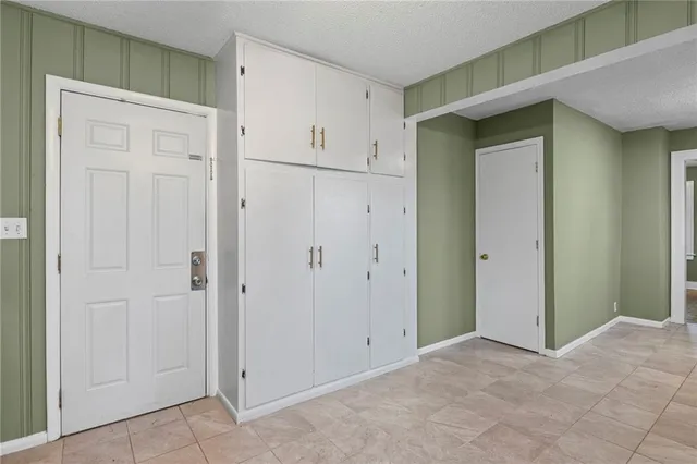 $249,000 | 5940 Nall Avenue, Mission, KS 66202