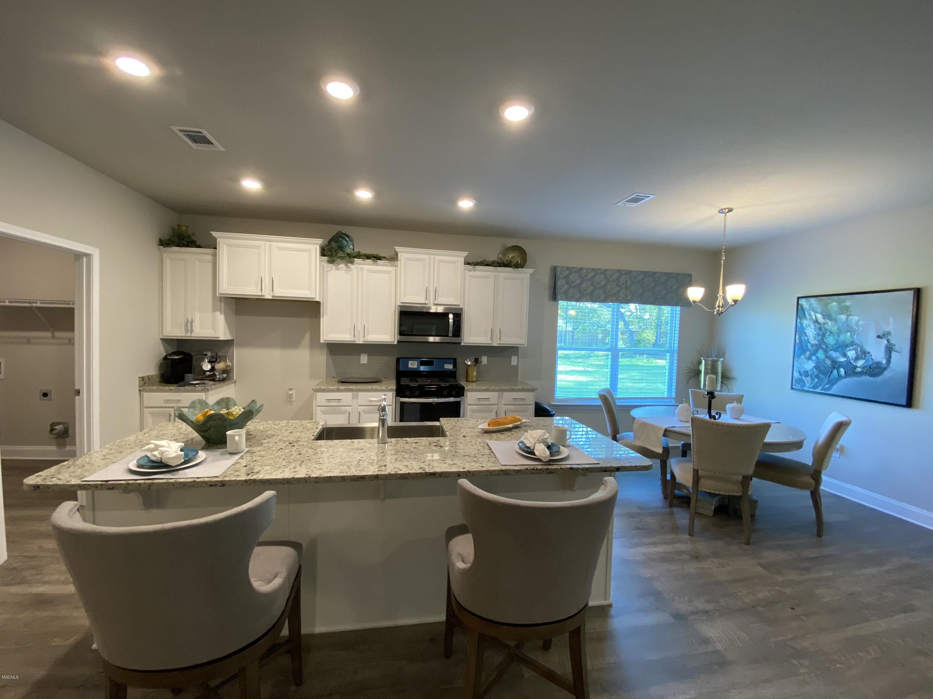 11217 Shorecrest Road Biloxi, MS 39532 - Photo 13 of 27 Destin Island 1