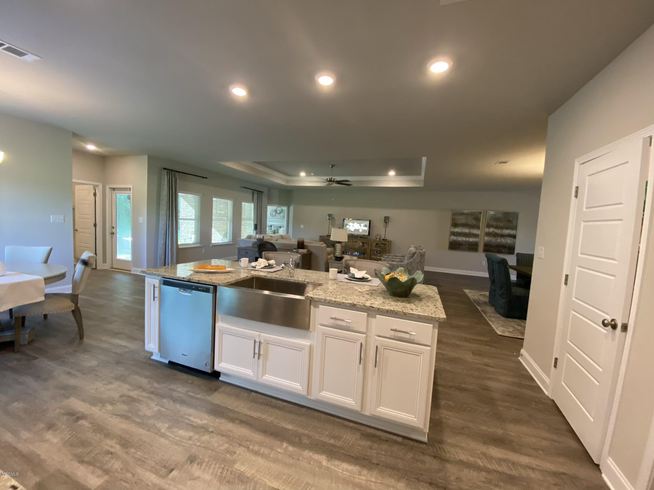 11217 Shorecrest Road Biloxi, MS 39532 - Photo 14 of 27 Destin Island 3