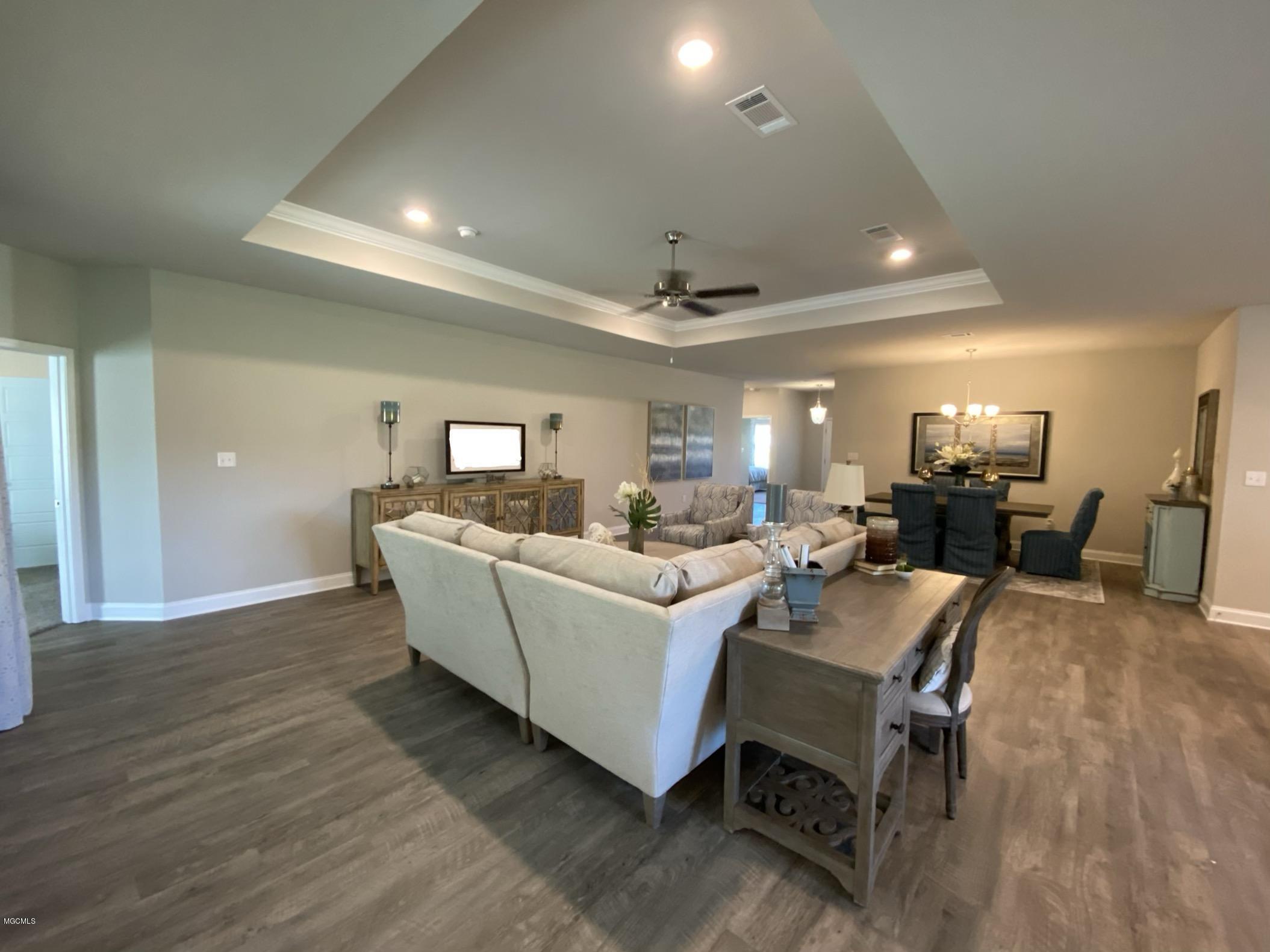11217 Shorecrest Road Biloxi, MS 39532 - Photo 7 of 27 Destin Gathering Room 1