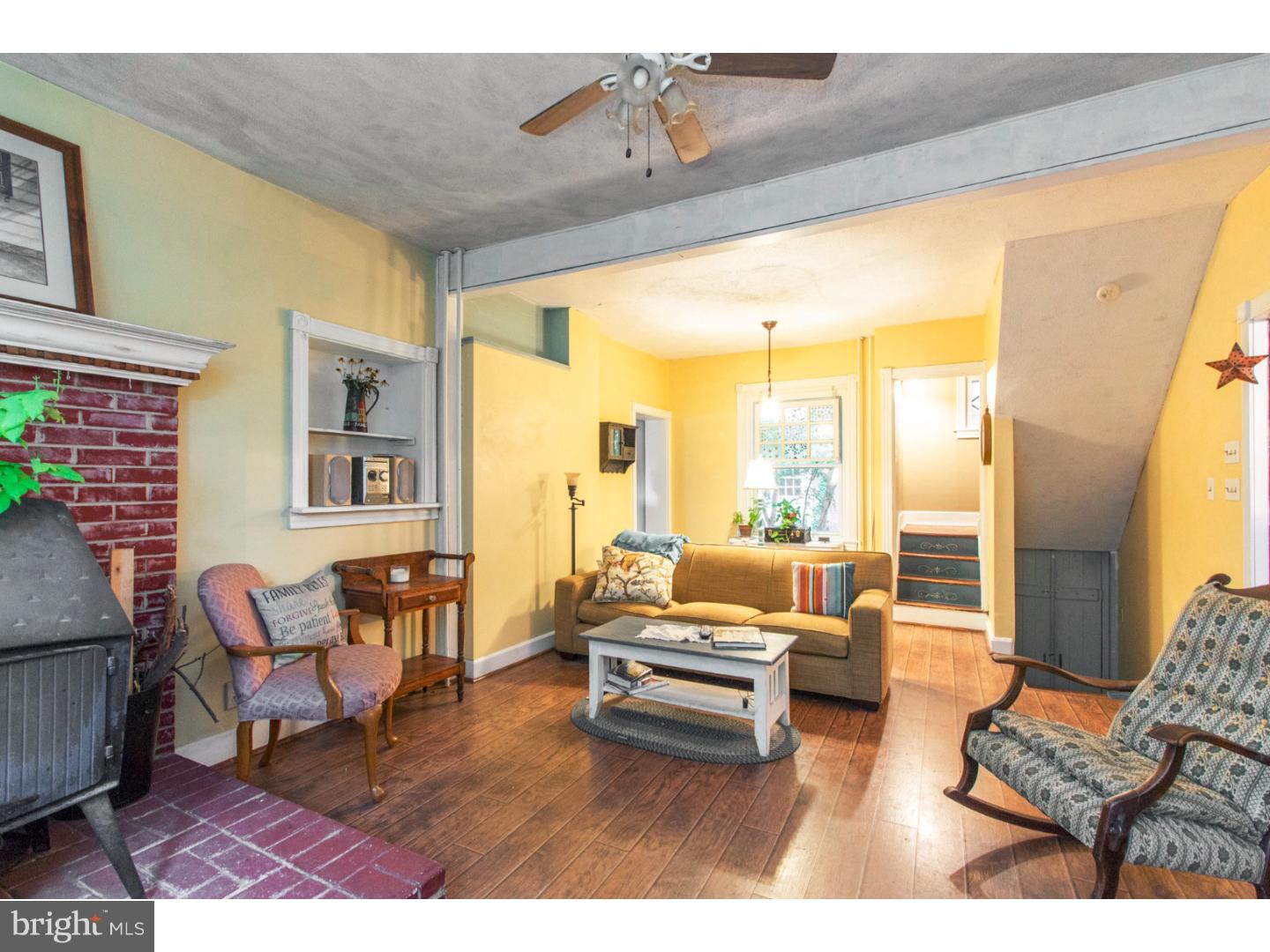 103 Delaware Avenue Ridley Park, PA 19078 - Photo 12 of 25 Living Room