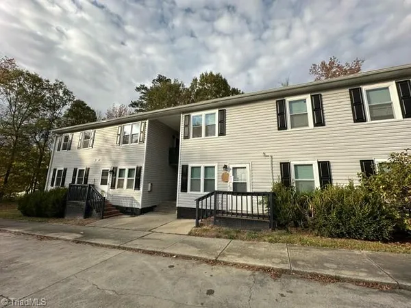$1,050 | 1613 Mcpherson Street, Unit D, Greensboro, NC 27405