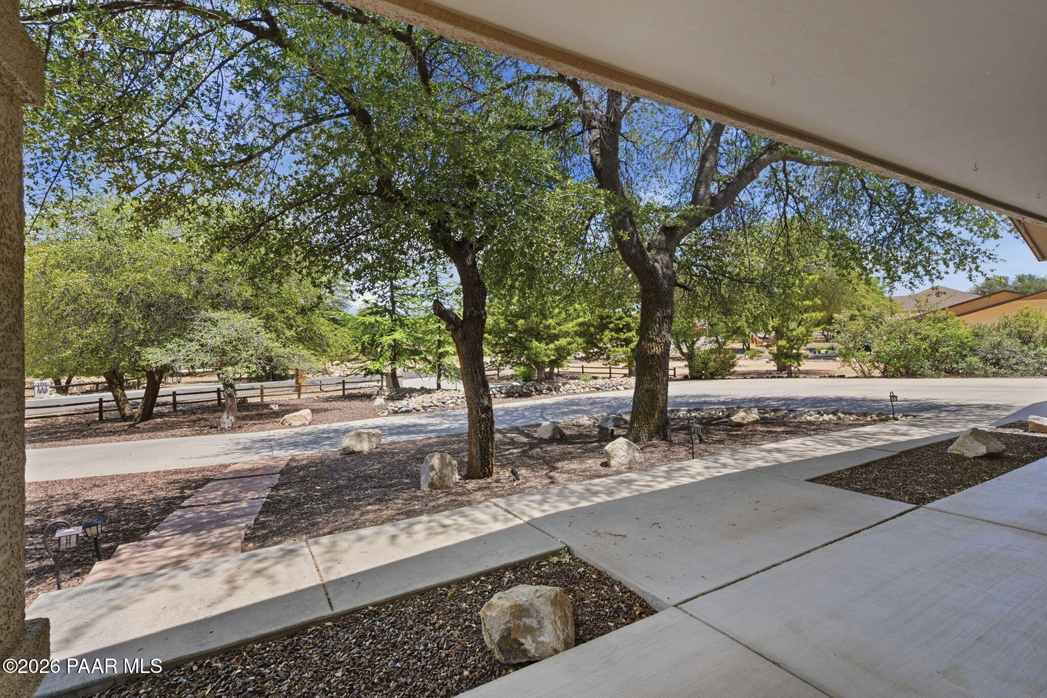 2855 West Willow Oak Road Prescott, AZ 86305 - Photo 7 of 43 Front Patio