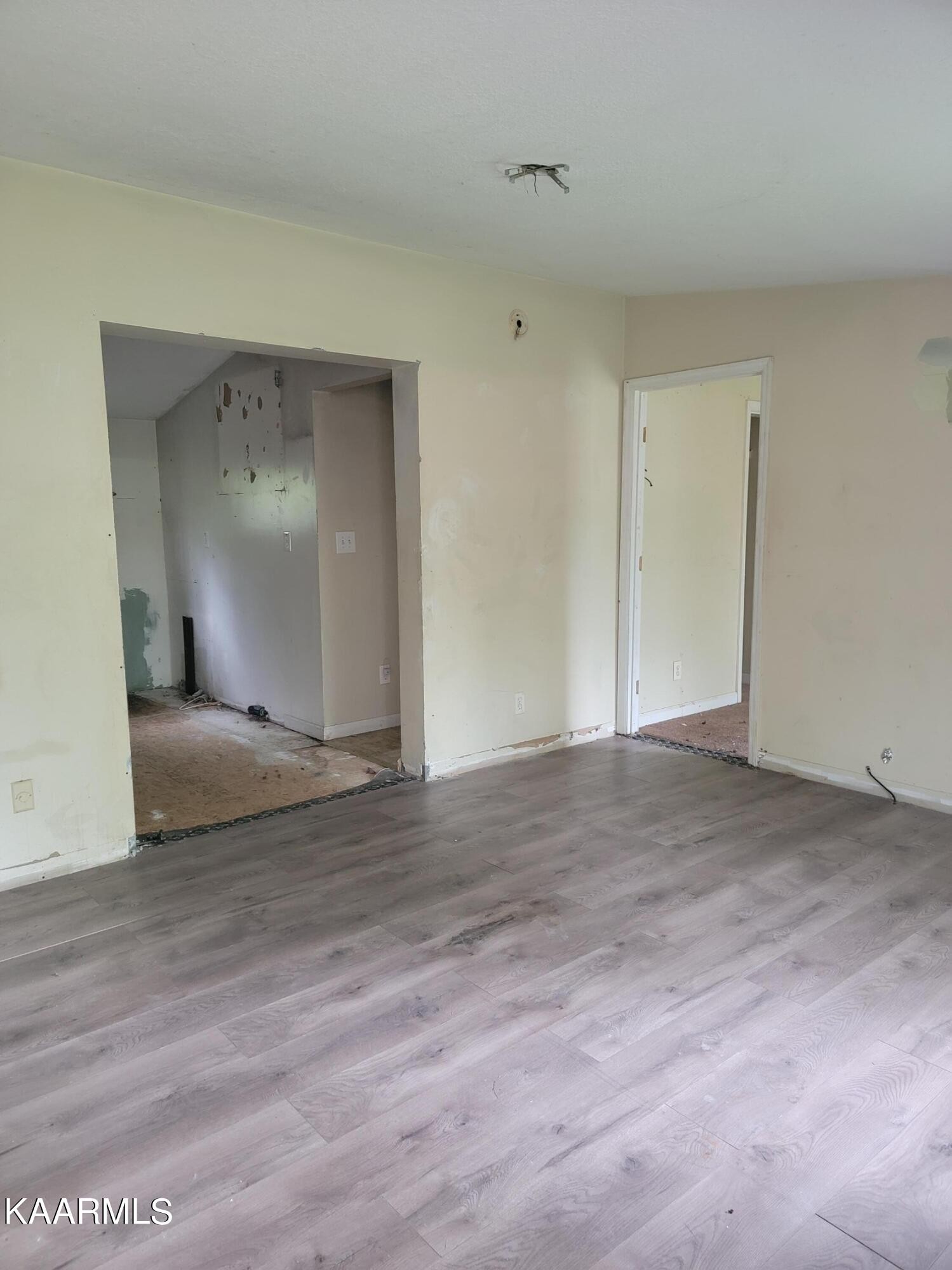 132 Forest Road Oliver Springs, TN 37840 - Photo 3 of 12 Gallery Image 3