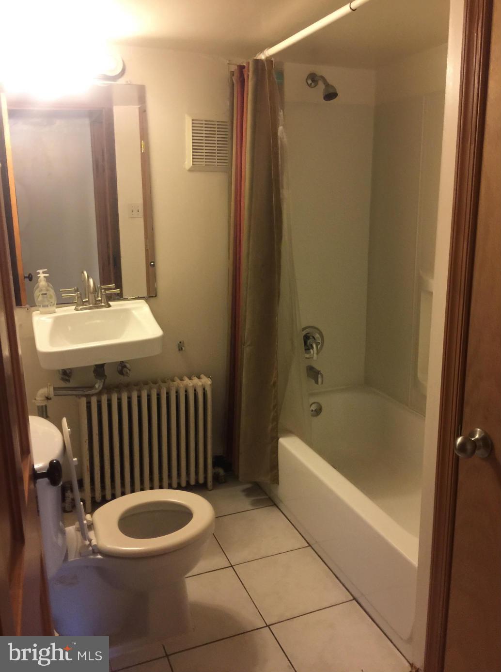 73 Ritters Lane Owings Mills, MD 21117 - Photo 8 of 12 Full Bathroom