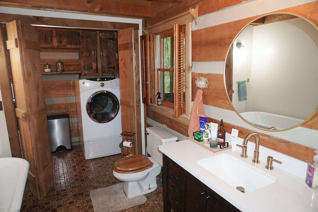 300 East City Dam Road Corbin, KY 40701 - Photo 40 of 95 DownstairsBath3