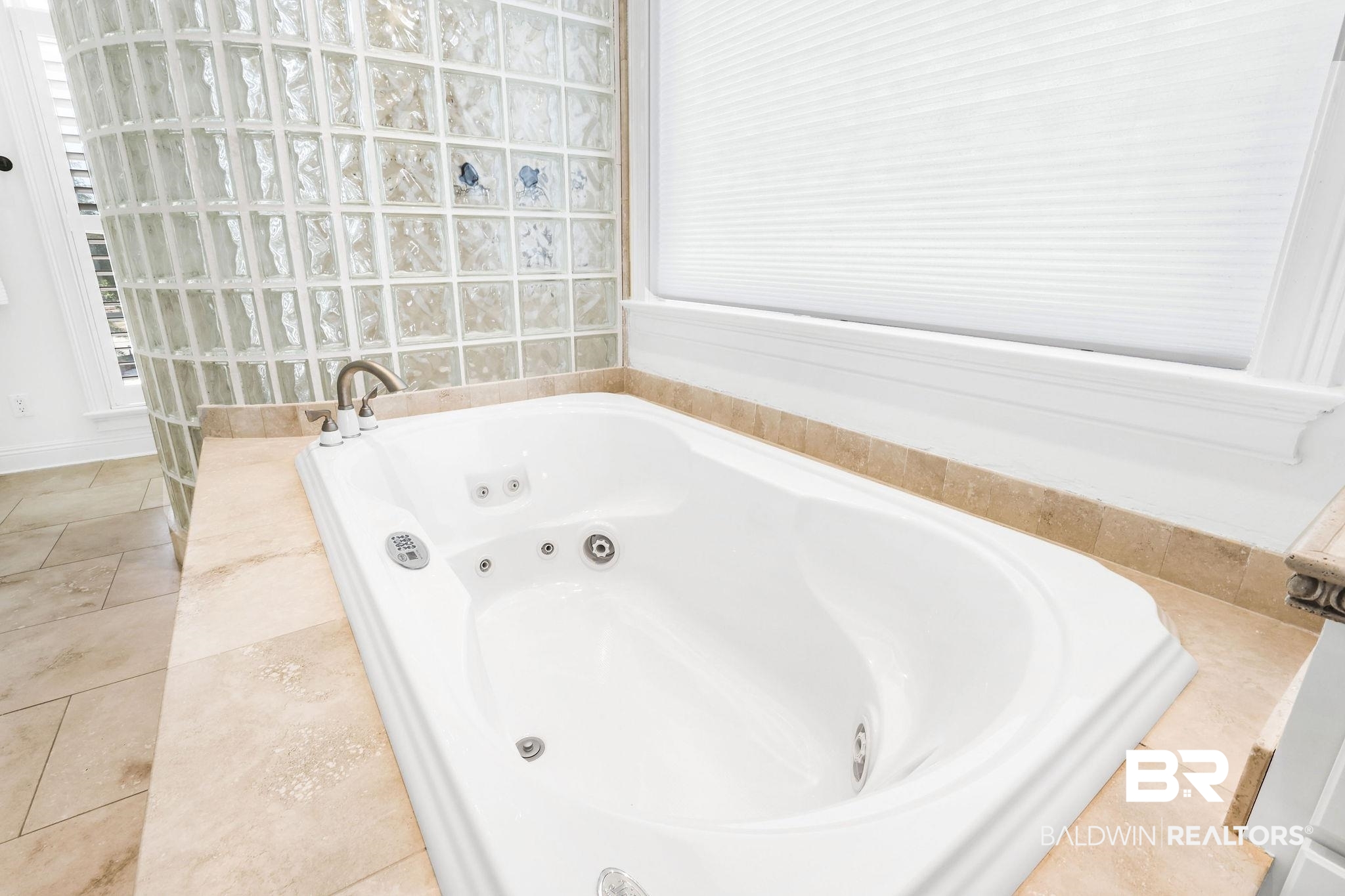 32318 River Road Orange Beach, AL 36561 - Photo 11 of 48 Master Bath