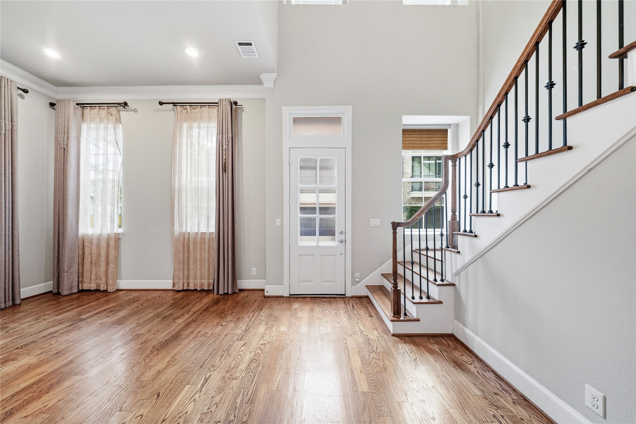 10902 Grove Tree Lane Houston, TX 77043 - Photo 14 of 36