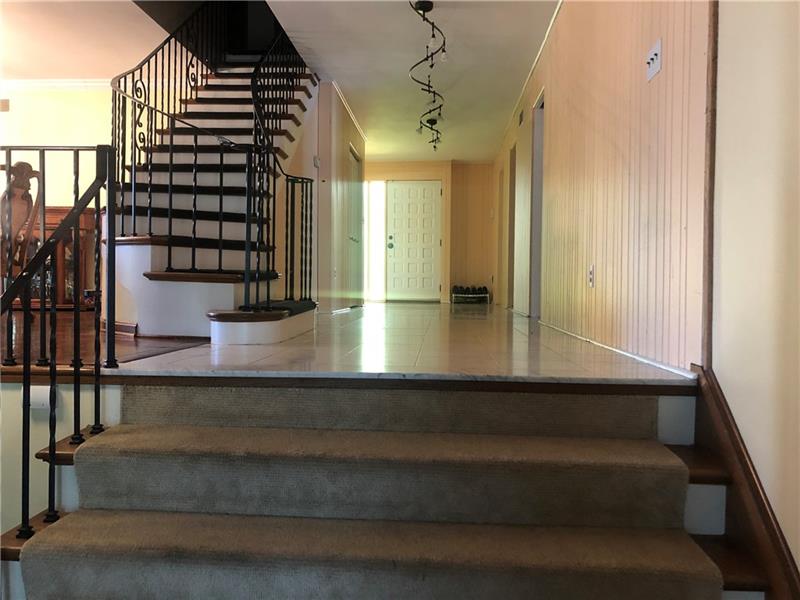 612 Edgewood Road Pittsburgh, PA 15221 - Photo 4 of 20 Gallery Image 4