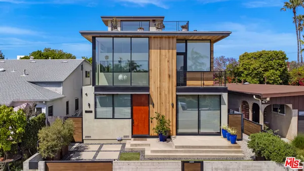 $3,664,800 | 2325 Cloy Avenue, Venice, CA 90291