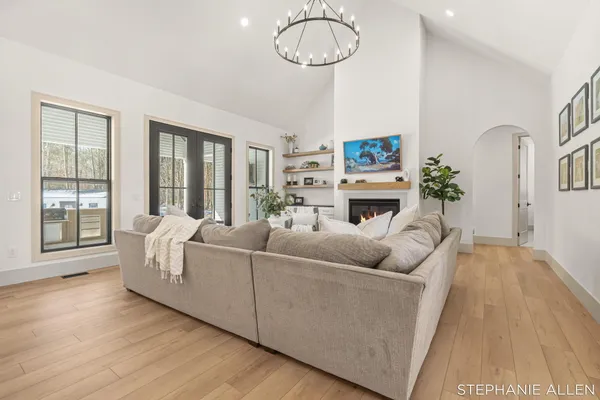 $899,999 | 5467 Cline Road, Fruitport, MI 49415