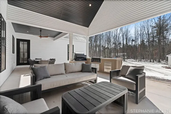 $899,999 | 5467 Cline Road, Fruitport, MI 49415