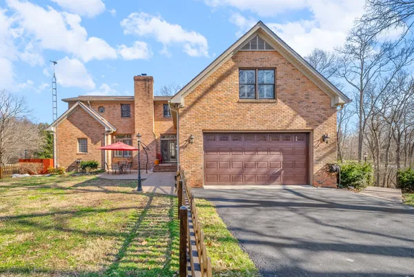 $649,900 | 1585 Everett Lane, Hopkinsville, KY 42240