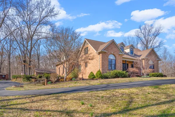 $649,900 | 1585 Everett Lane, Hopkinsville, KY 42240