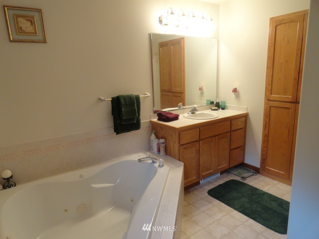 1158 Portage Road Camano Island, WA 98282 - Photo 17 of 25 Gallery Image 17