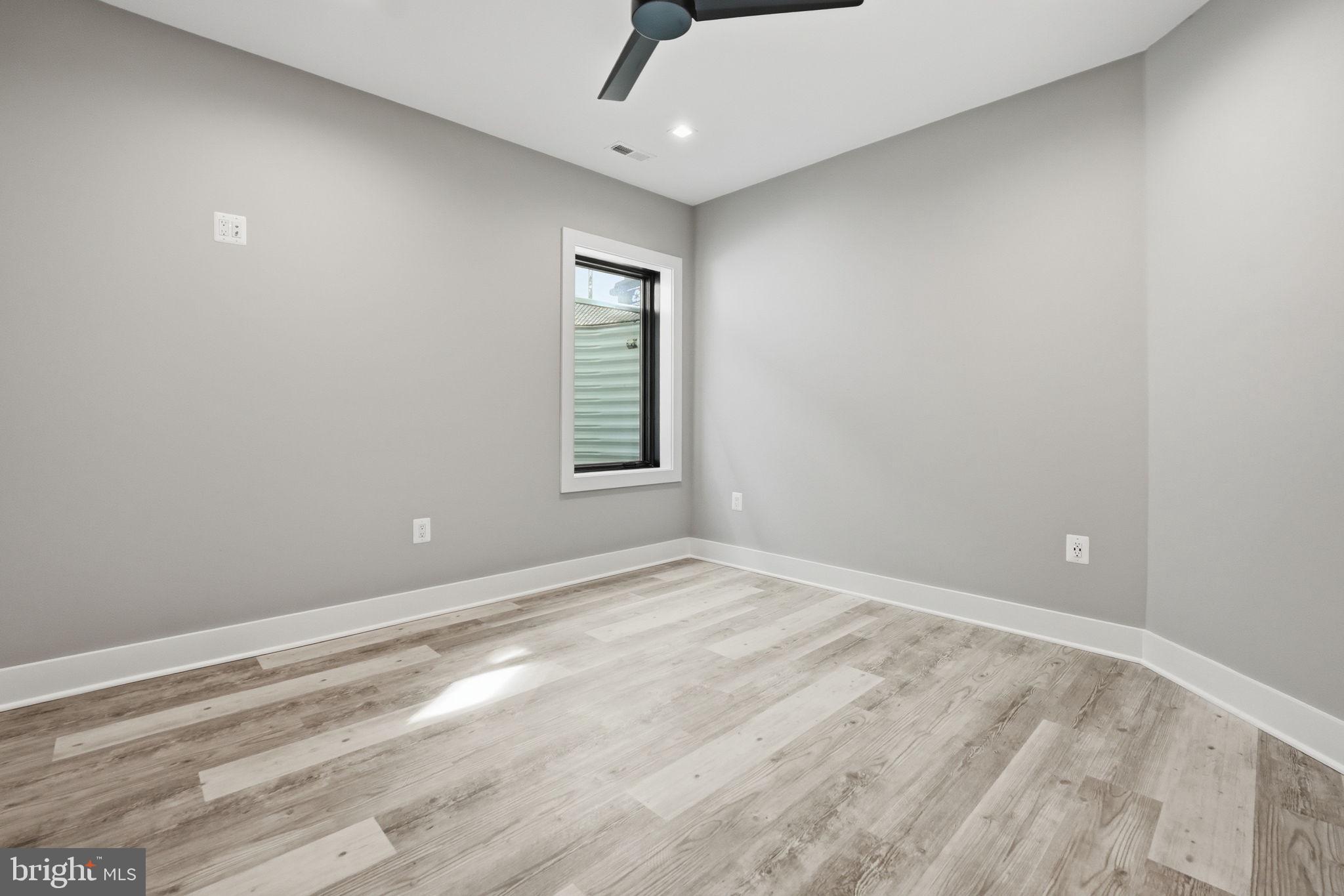 2211 Military Road Arlington, VA 22207 - Photo 85 of 107 Bright and airy blank canvas room.