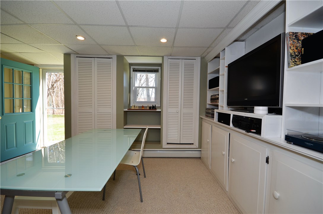 233 Old County Road Smithfield, RI 02917 - Photo 38 of 40