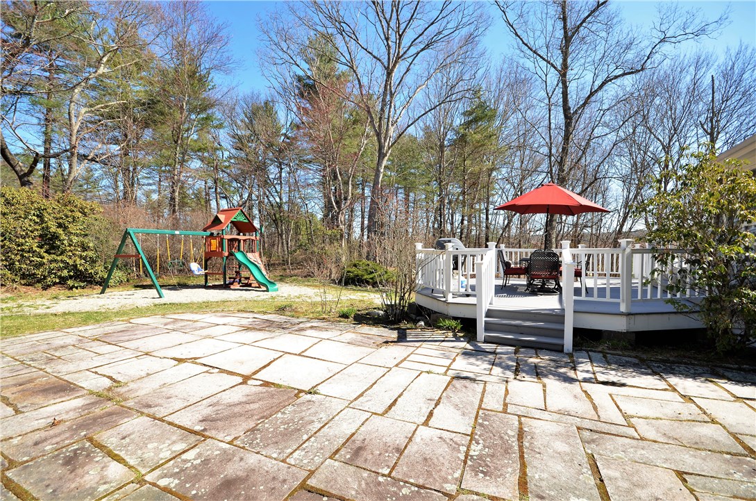233 Old County Road Smithfield, RI 02917 - Photo 4 of 40