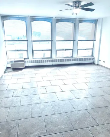 $2,200 | 1450 East 55th Place, Unit 518S, Chicago, IL 60637
