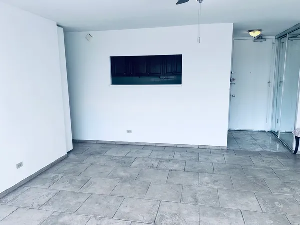 $2,200 | 1450 East 55th Place, Unit 518S, Chicago, IL 60637