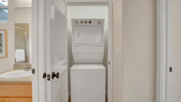 $799,800 | 170 North N Street, Unit 102, Livermore, CA 94550