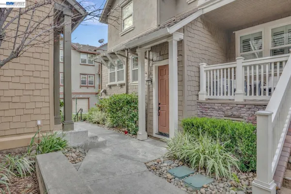 $799,800 | 170 North N Street, Unit 102, Livermore, CA 94550