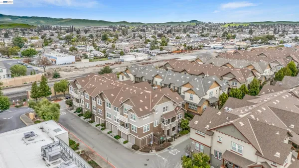 $799,800 | 170 North N Street, Unit 102, Livermore, CA 94550