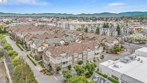 $799,800 | 170 North N Street, Unit 102, Livermore, CA 94550