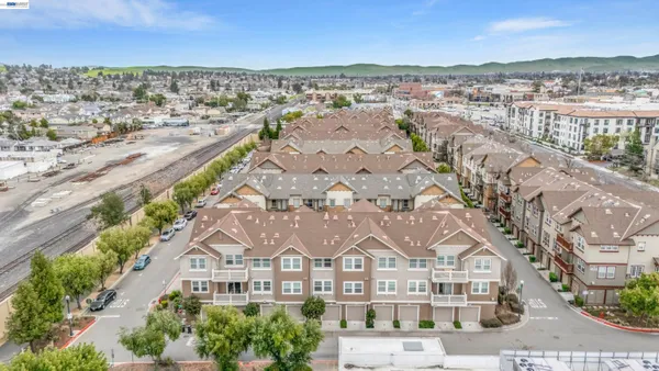 $799,800 | 170 North N Street, Unit 102, Livermore, CA 94550