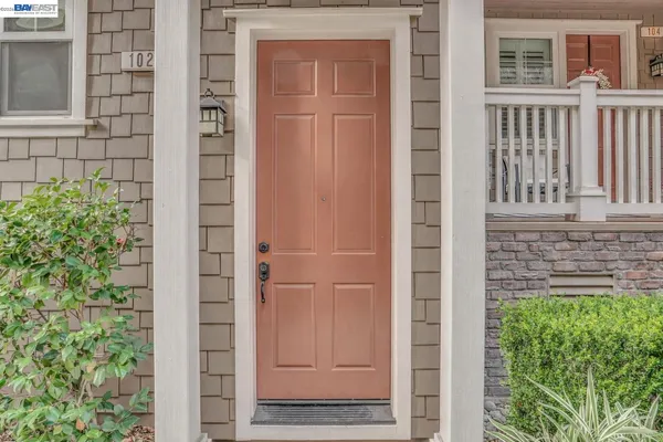 $799,800 | 170 North N Street, Unit 102, Livermore, CA 94550