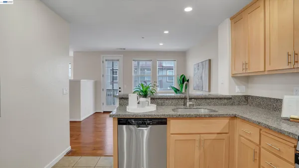 $799,800 | 170 North N Street, Unit 102, Livermore, CA 94550